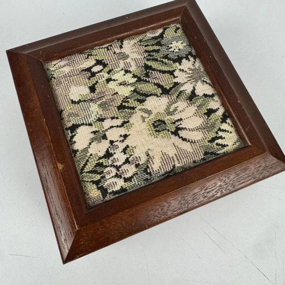 Vtg Wooden Jewelry Floral‎ Needlepoint Rose Velvet Lining Trinket grandmillenial